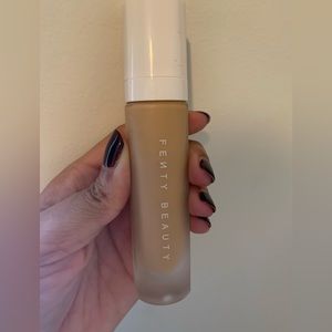 Fenty pro filt’r soft matte longwear foundation in shade 300